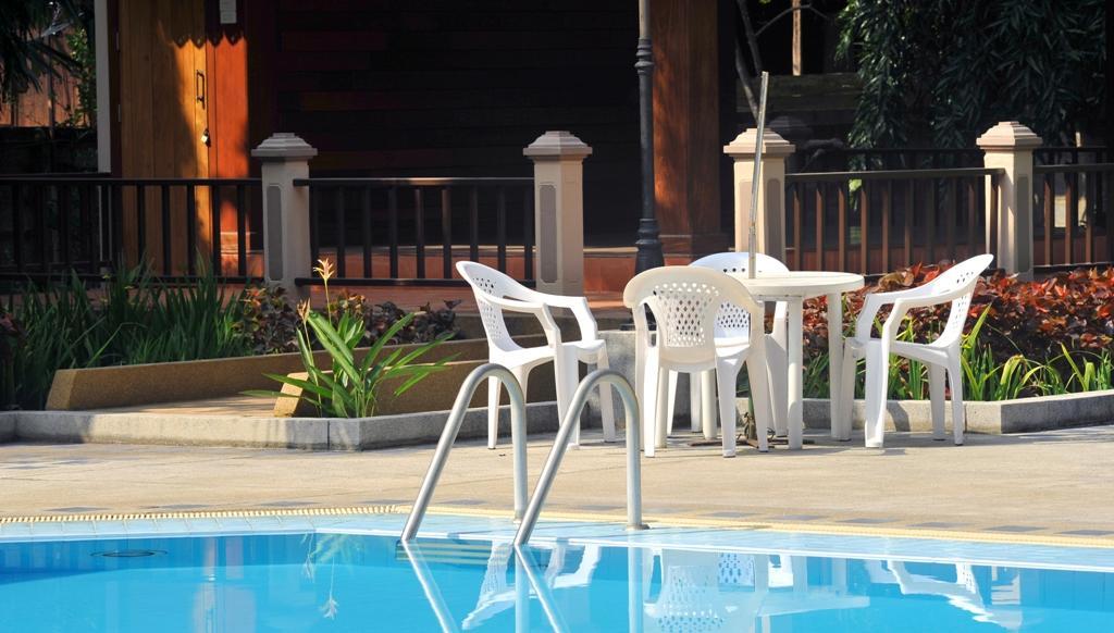 Maeyom Palace Hotel Phrae Extérieur photo
